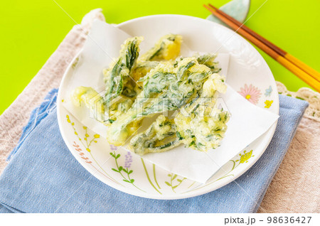 タラの芽の天ぷら タラの芽の天ぷら 98636427