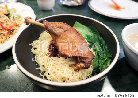 roasted duck noodles, noodles without soup or plain noodles 98636458