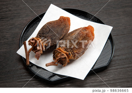 手作りの干し柿 98636665