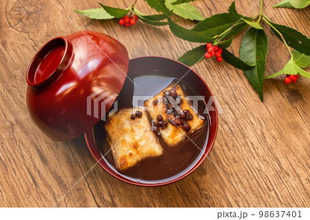 おしるこ　sweet red bean(adzuki) soup  98637401