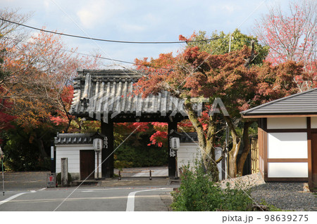 紅葉の天台宗 青蓮院門跡 紅葉の天台宗 青蓮院門跡 98639275