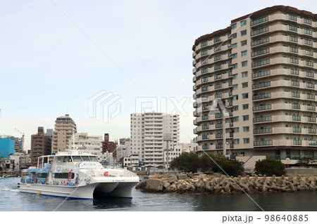まりん・あわじの出港(兵庫県 明石市 明石港) まりん・あわじの出港(兵庫県 明石市 明石港) 98640885