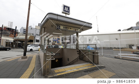 大阪メトロ堺筋線の恵美須町駅の4号出入口、阪堺線恵美須町駅に乗り換える際の最寄り出入口 大阪メトロ堺筋線の恵美須町駅の4号出入口、阪堺線恵美須町駅に乗り換える際の最寄り出入口 98641859