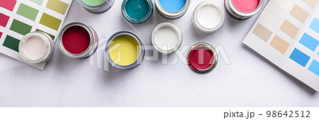 Choosing wall paints Choosing wall paints 98642512
