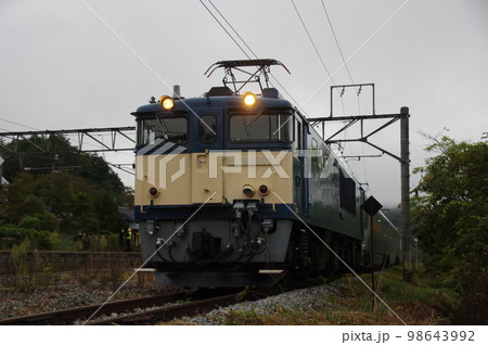 篠ノ井線 坂北駅 カシオペア信州号 EF64 篠ノ井線 坂北駅 カシオペア信州号 EF64 98643992