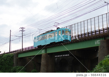 万葉線 能町口付近 路面電車デ7070形 万葉線 能町口付近 路面電車デ7070形 98644316