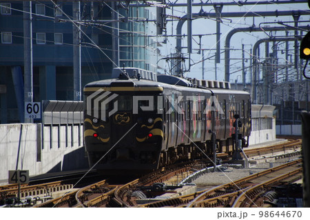 あいの風とやま鉄道 富山駅 とやま絵巻413系 あいの風とやま鉄道 富山駅 とやま絵巻413系 98644670