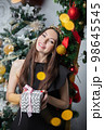 Portrait of a beautiful woman 98645545