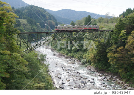 富山地方鉄道 千垣橋梁 普通列車17480形 98645947