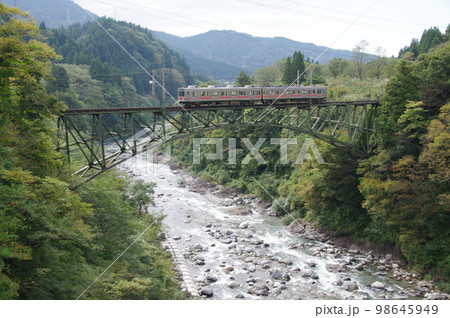 富山地方鉄道 千垣橋梁 普通列車17480形 富山地方鉄道 千垣橋梁 普通列車17480形 98645949
