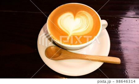 ハートのカフェラテ 98646314