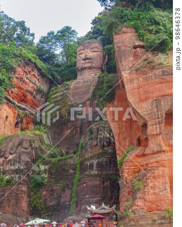 楽山大仏(中国-楽山市) 楽山大仏(中国-楽山市) 98646378