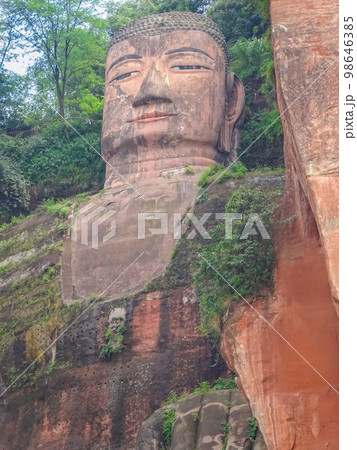 楽山大仏(中国-楽山市) 98646385