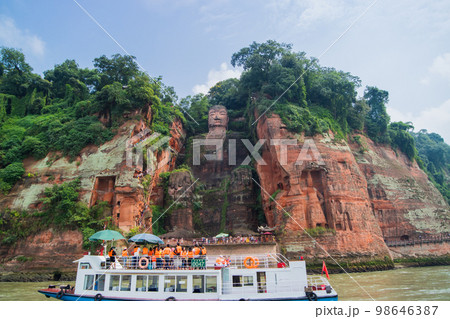 楽山大仏(中国-楽山市) 98646387