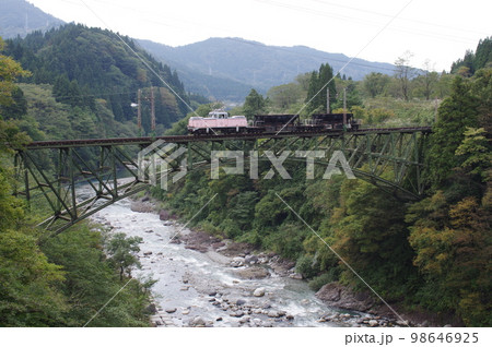 富山地方鉄道 千垣橋梁 工事列車デキ12021 富山地方鉄道 千垣橋梁 工事列車デキ12021 98646925