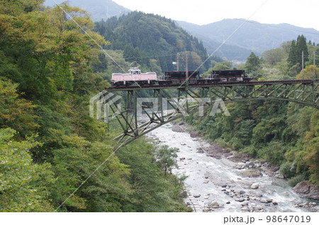 富山地方鉄道 千垣橋梁 工事列車デキ12021 富山地方鉄道 千垣橋梁 工事列車デキ12021 98647019