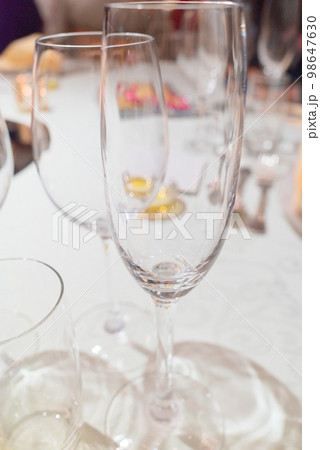 結婚式場のシャンパーングラス 結婚式場のシャンパーングラス 98647630