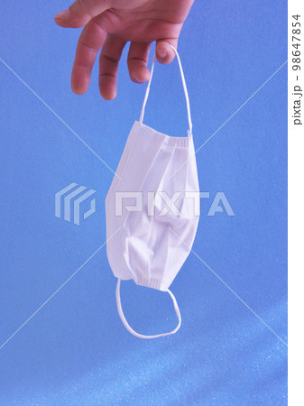 外したマスク 98647854