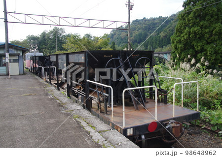 富山地方鉄道 有峰口駅 工事列車ホキ80形 98648962