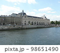 パリ　セーヌ河畔の風景　オルセー美術館 98651490