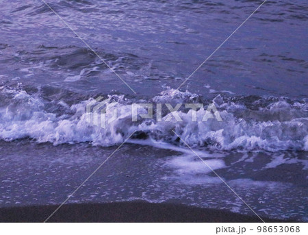 淡い水色の海 エモい 98653068