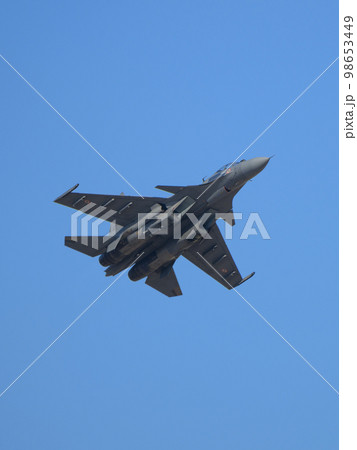 インド空軍スホーイSu-30MKI離陸 98653449
