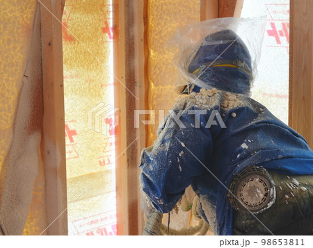 住宅の吹付断熱工事発泡ウレタン32 住宅の吹付断熱工事発泡ウレタン32 98653811