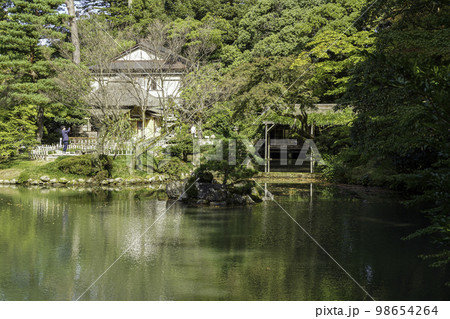 兼六園三芳庵と瓢池 兼六園三芳庵と瓢池 98654264