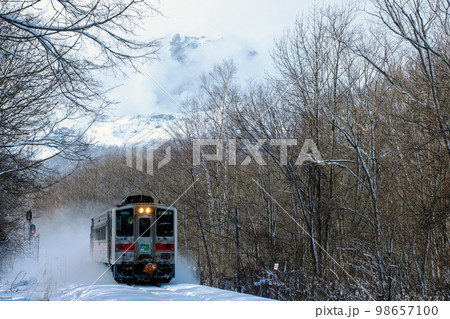 快速しれとこ摩周号とアトサヌプリ 98657100