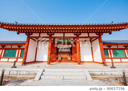 薬師寺玄奘三蔵院伽藍　礼門 98657196