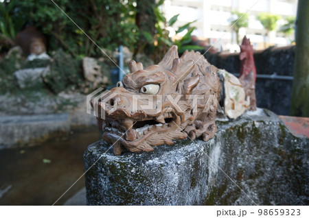 沖縄　シーサー 98659323