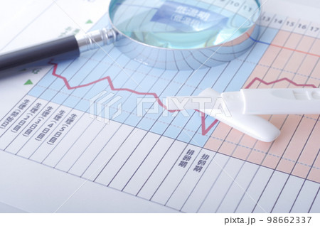 妊娠の検査をするイメージ 98662337