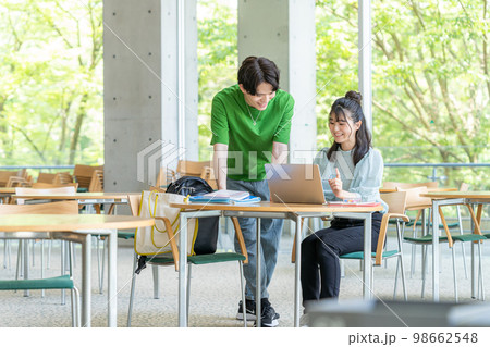大学生の写真素材 [98662548] - PIXTA