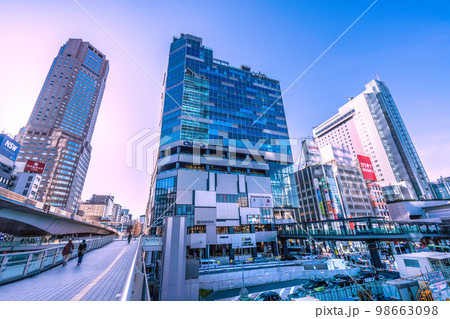 日本の東京都市景観 渋谷の“空中回廊”から渋谷フクラスやセルリアンタワーなどを望む=1月26日 日本の東京都市景観 渋谷の“空中回廊”から渋谷フクラスやセルリアンタワーなどを望む=1月26日 98663098