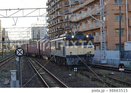 伯備線 倉敷駅 貨物列車EF64国鉄色 98663515