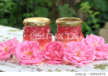 香りの女王ダマスクローズのシロップ 98664878