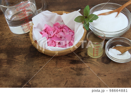 香りの女王ダマスクローズのシロップ 香りの女王ダマスクローズのシロップ 98664881