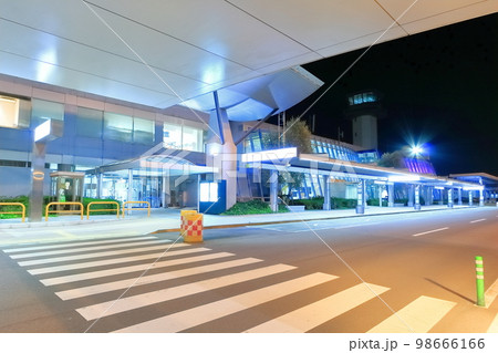 【香川県】高松空港ターミナルビルの夜景 98666166