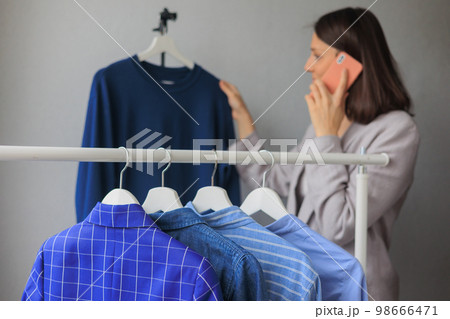 Personal stylist helps to pick right clothes, - Stock Illustration  [94672480] - PIXTA