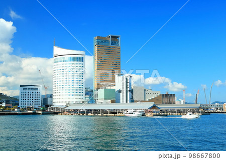 【香川県】晴天の高松港から見たサンポート高松(高松シンボルタワー) 【香川県】晴天の高松港から見たサンポート高松(高松シンボルタワー) 98667800
