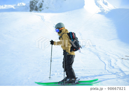 バックカントリースキー 98667821