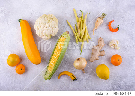 Set of yellow vegetables and fruits 98668142