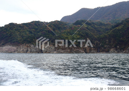 蘇洞門めぐりの奇岩群（大門、小門、白糸の滝） 98668601