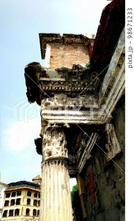 A glimpse of a caryatid walking down the street 98671233