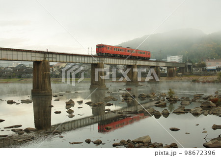 津山線 福渡付近旭川鉄橋 キハ47 98672396