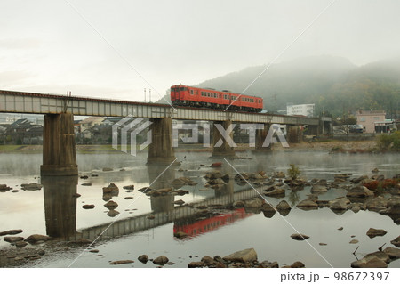 津山線 福渡付近旭川鉄橋 キハ47 98672397
