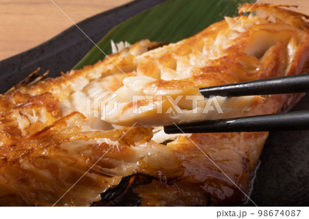 ［宮城県産］　メバル　昆布醤油漬け焼き 98674087