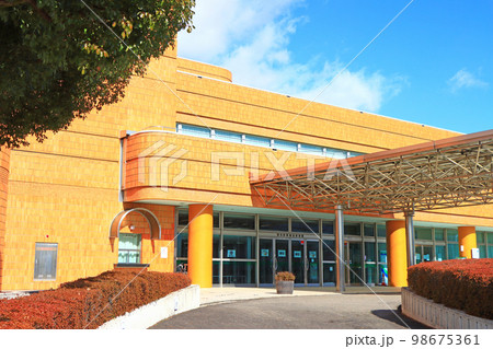 春日井市、春日井市総合体育館の風景 98675361