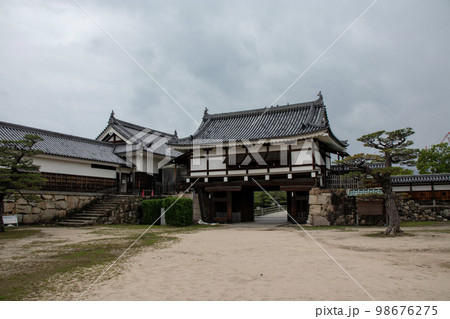 史跡広島城跡二の丸表御門 史跡広島城跡二の丸表御門 98676275