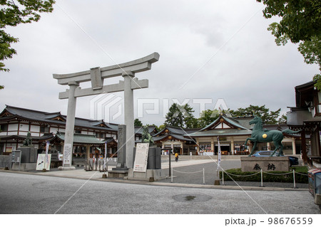 曇天の広島護国神社 曇天の広島護国神社 98676559